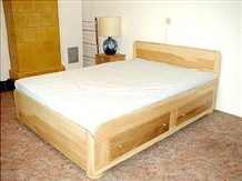 14. Krevet, jasen i hrast