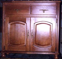 17. Komoda masivna, hrast