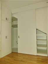 35. Ormar ispod kosine