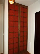 7. Ormar s vratima s platnom